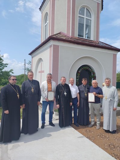 дзвіниця, мурована дзвіниця, священники