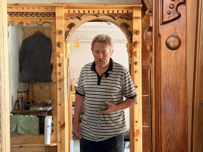 "Мені не віриться, що це я живу". Місцеві жителі розповіли про наслідки обстрілу Сум