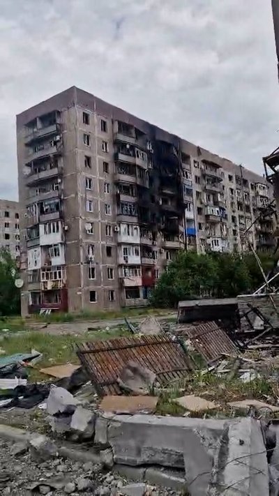 “Мій будинок став могилою для людей”: історія зооволонтерки з Добропілля, яка поховала загиблих друзів “Мій будинок став могилою для людей”: історія зооволонтерки з Добропілля, яка поховала загиблих друзів