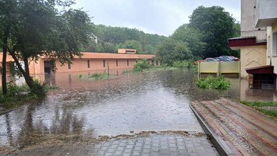 У Тернополі підтопило багатоповерхівку, підтопило підвал, вулиця Коновальця, Тернопіль, 2 червня 2026 року У Тернополі підтопило багатоповерхівку, підтопило підвал, вулиця Коновальця, Тернопіль, 2 червня 2026 року
