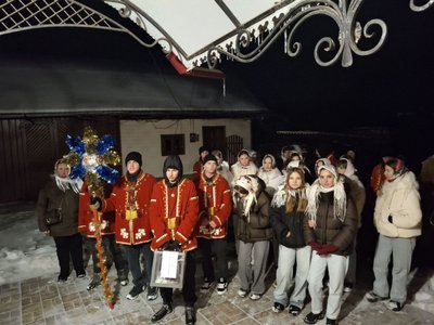 Коляда, молодь, традиція "Вночи", Франківщина Коляда, молодь, традиція "Вночи", Франківщина