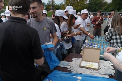 "Прагнемо зробити планету чистішою": в Одесі понад 200 людей долучилися до Всесвітнього дня прибирання "Прагнемо зробити планету чистішою": в Одесі понад 200 людей долучилися до Всесвітнього дня прибирання