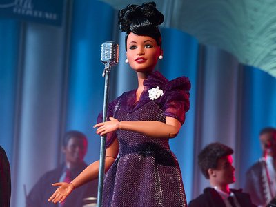 Еволюція Barbie: як фемінізм та суспільні процеси змінювали ляльку від 1950-х до кінопрем’єри з Марго Роббі Еволюція Barbie: як фемінізм та суспільні процеси змінювали ляльку від 1950-х до кінопрем’єри з Марго Роббі