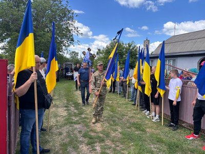 Воював у найгарячіших точках: на Черкащині попрощалися із захисником Воював у найгарячіших точках: на Черкащині попрощалися із захисником