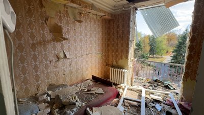 Пошкоджена внаслідок обстрілу квартира Краматорськ Донецька область 15 вересня 2025 рік Пошкоджена внаслідок обстрілу квартира Краматорськ Донецька область 15 вересня 2025 рік