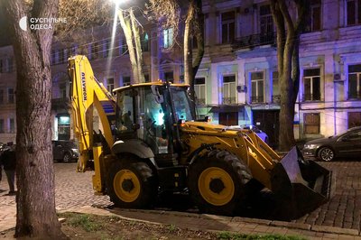 "Дим, всі почали тікати, кричати": що розповіли очевидці атаки РФ по центру Одеси "Дим, всі почали тікати, кричати": що розповіли очевидці атаки РФ по центру Одеси