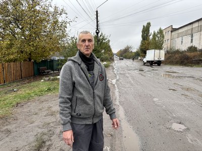 «Яма на ямі»: у Гайсині мешканці вимагають відремонтувати вулицю Механізаторів «Яма на ямі»: у Гайсині мешканці вимагають відремонтувати вулицю Механізаторів