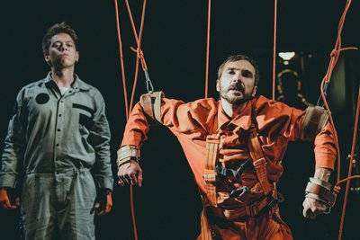Вистава-антиутопія в Театрі на Подолі "1984" Вистава-антиутопія в Театрі на Подолі "1984"