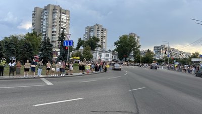 "Мовчання вбиває". У Києві пройшов мітинг на підтримку військовополонених