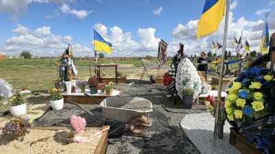У Луцьку на сектор військових поховань у Гаразджі витратили майже 25 мільйонів гривень У Луцьку на сектор військових поховань у Гаразджі витратили майже 25 мільйонів гривень