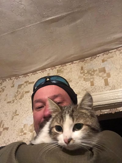Олег Фітькало з котом Олег Фітькало з котом