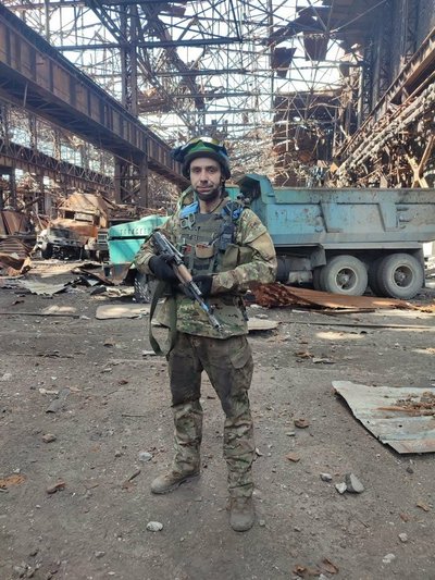 Ігор Калініченко під час оборони "Азовсталі", Маріуполь, весна 2022 року Ігор Калініченко під час оборони "Азовсталі", Маріуполь, весна 2022 року