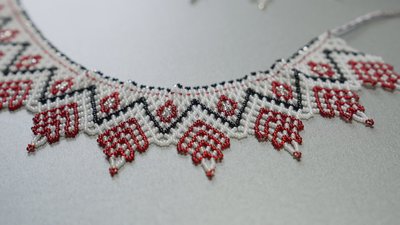 Традиційні українські прикраси з бісеру: вінницькі майстрині виготовляють силянки Традиційні українські прикраси з бісеру: вінницькі майстрині виготовляють силянки