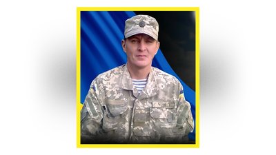 Похорон військових на Чернігівщині: попрощалися з двома військовослужбовцями Похорон військових на Чернігівщині: попрощалися з двома військовослужбовцями