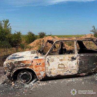 БпЛА поцілив у цивільне авто на Харківщині: поранені п'ятеро людей БпЛА поцілив у цивільне авто на Харківщині: поранені п'ятеро людей