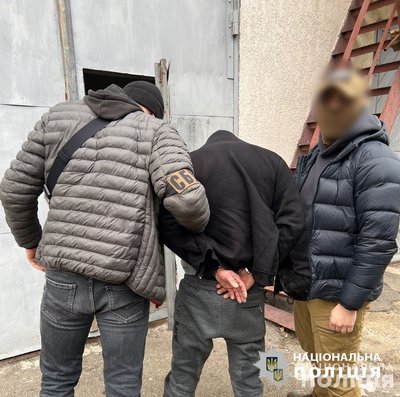 Підпалювали критичну інфраструктуру на замовлення РФ: на Одещині затримали групу ймовірних диверсантів Підпалювали критичну інфраструктуру на замовлення РФ: на Одещині затримали групу ймовірних диверсантів