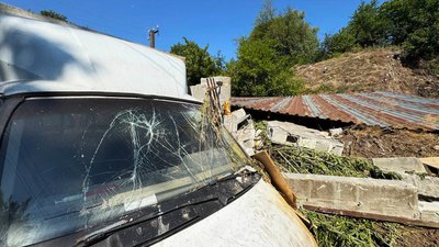 Через зсув ґрунту в Кропивницькому зруйнуване приміщення підприємства з виготовлення меблів: що відомо Через зсув ґрунту в Кропивницькому зруйнуване приміщення підприємства з виготовлення меблів: що відомо