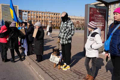 У Черкасах відбулась мирна хода присвячена 11 річниці війни У Черкасах відбулась мирна хода присвячена 11 річниці війни