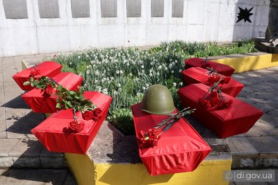 У Дергачівській громаді перепоховали останки полеглих військових у Другій світовій війні 8 травня 2025 року У Дергачівській громаді перепоховали останки полеглих військових у Другій світовій війні 8 травня 2025 року