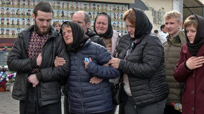 У Луцьку попрощалися із 47-річним гранатометником Віктором Калеником, який загинув у Курській області РФ У Луцьку попрощалися із 47-річним гранатометником Віктором Калеником, який загинув у Курській області РФ