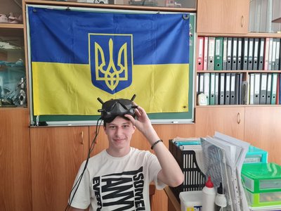 У Житомирі 30 школярів навчається керувати дронами У Житомирі 30 школярів навчається керувати дронами