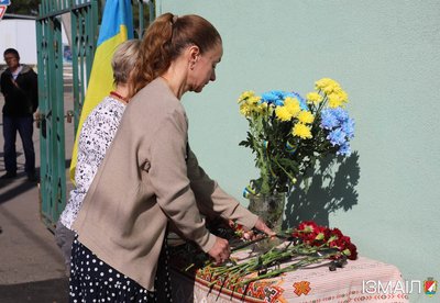 На Одещині відкрили меморіальну дошку загиблому захиснику Роману Ничипуренку На Одещині відкрили меморіальну дошку загиблому захиснику Роману Ничипуренку