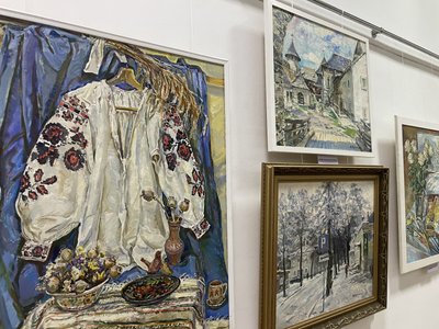 "Художник не малює для себе, він малює для глядача: відкрили виставку митця Віктора Гвоздинського у Рівному