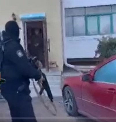 Окупанти у Феодосії арештували жінку за публікацію кліпу "Фортеця Бахмут" Окупанти у Феодосії арештували жінку за публікацію кліпу "Фортеця Бахмут"