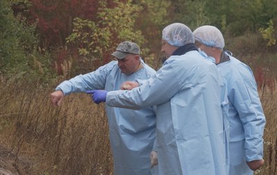 Працівники Держпродспоживслужби, вакцинація тварин Працівники Держпродспоживслужби, вакцинація тварин