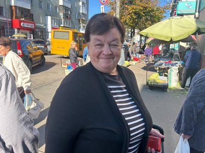 Білі, польські, опеньки: які гриби та за якими цінами продають на Житньому ринку в Житомирі Білі, польські, опеньки: які гриби та за якими цінами продають на Житньому ринку в Житомирі