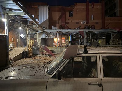 Троє загиблих та 13 поранених: Росія атакувала цивільні об'єкти в Одесі з моря Троє загиблих та 13 поранених: Росія атакувала цивільні об'єкти в Одесі з моря