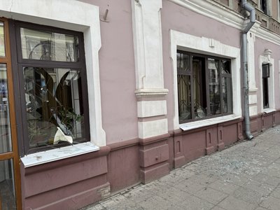 "Це споруда 19 століття": який вигляд має Сумський обласний центр культури після атаки РФ "Це споруда 19 століття": який вигляд має Сумський обласний центр культури після атаки РФ