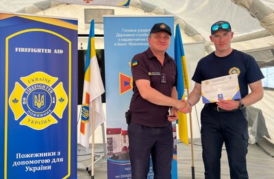 Рятувальники пройшли вишкіл, тренування рятувальників, на річці у Карпатах Рятувальники пройшли вишкіл, тренування рятувальників, на річці у Карпатах