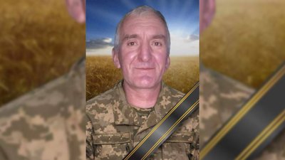 На Чернігівщині попрощалися з двома військовими ЗСУ — Сергієм Чайкою та Василем Кулаковим, якого опізнали за ДНК На Чернігівщині попрощалися з двома військовими ЗСУ — Сергієм Чайкою та Василем Кулаковим, якого опізнали за ДНК