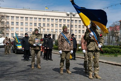 В Ужгороді попрощалися із захисником Віктором Сабіровим В Ужгороді попрощалися із захисником Віктором Сабіровим
