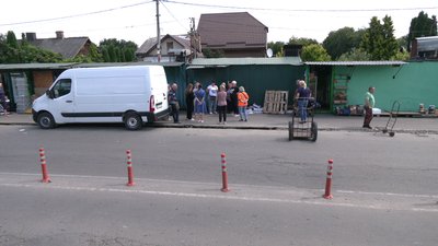 На сесії Рівнеради почалася суперечка через траншею та оренду ділянок на ринку На сесії Рівнеради почалася суперечка через траншею та оренду ділянок на ринку