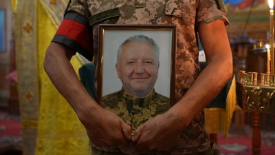 У Сумах попрощалися із захисником України Петром Колібровським У Сумах попрощалися із захисником України Петром Колібровським