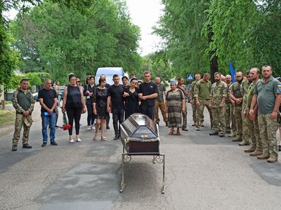 В Одеській області попрощались з десантником, який загинув на російсько-українській війні В Одеській області попрощались з десантником, який загинув на російсько-українській війні