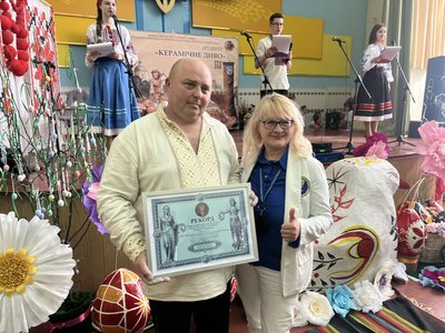 На Вінниччині встановили рекорд з виготовлення глиняних свищиків На Вінниччині встановили рекорд з виготовлення глиняних свищиків