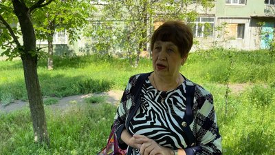 “Біля під’їзду дрон вибухнув”: Репортаж з Дружківки, що живе без електрики та води “Біля під’їзду дрон вибухнув”: Репортаж з Дружківки, що живе без електрики та води