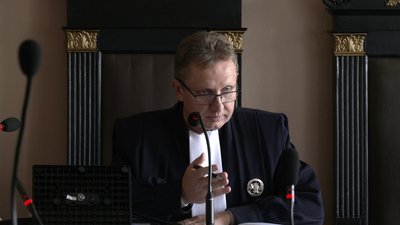 Син міської голови Прилук Ярослав Попенко, якого підозрюють у збуті наркотиків, хотів поновитися на посаді в ДЮСШ Син міської голови Прилук Ярослав Попенко, якого підозрюють у збуті наркотиків, хотів поновитися на посаді в ДЮСШ