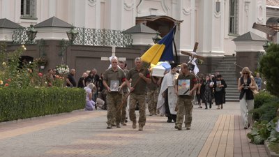У Луцьку попрощалися із загиблими військовослужбовцями Наталією Кулацькою та Ігорем Тимчуком У Луцьку попрощалися із загиблими військовослужбовцями Наталією Кулацькою та Ігорем Тимчуком