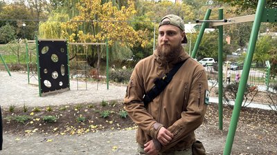 У Полтаві в парку імені Дмитра Юденка висадили кущі пам’яті та відкрили QR-табличку У Полтаві в парку імені Дмитра Юденка висадили кущі пам’яті та відкрили QR-табличку