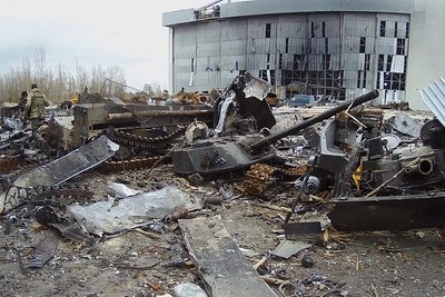 Знищена техніка після бойових дій Знищена техніка після бойових дій
