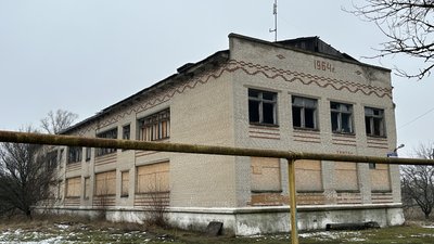 Пошкоджена обстрілами школа Привілля Донецька область 7 січня 2026 рік Пошкоджена обстрілами школа Привілля Донецька область 7 січня 2026 рік