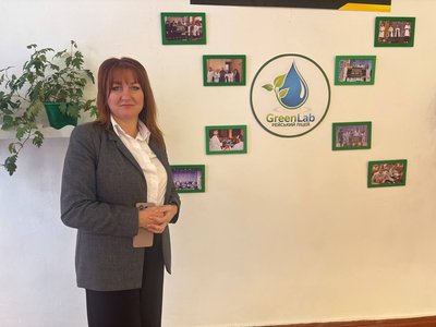 У Рейському ліцеї на Житомирщині відкрили "зелену лабораторію" для гідропонного вирощування рослин У Рейському ліцеї на Житомирщині відкрили "зелену лабораторію" для гідропонного вирощування рослин
