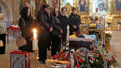 У Мукачеві попрощалися із військвослужбовцем Ігорем Служакіним-Борщем У Мукачеві попрощалися із військвослужбовцем Ігорем Служакіним-Борщем
