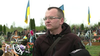 "Вона прикривала хлопців, які відходили": на Рівненщині попрощалися із снайперкою Катериною Шинкаренко "Вона прикривала хлопців, які відходили": на Рівненщині попрощалися із снайперкою Катериною Шинкаренко