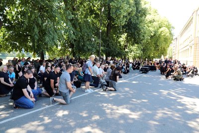 В Ужгороді попрощалися із захисником Валерієм Мадяром В Ужгороді попрощалися із захисником Валерієм Мадяром