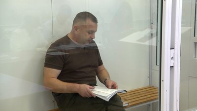 Просив про відвід прокурора: у Ніжині продовжують судити командира — підозрюваного у спробі продажу трофейної техніки Просив про відвід прокурора: у Ніжині продовжують судити командира — підозрюваного у спробі продажу трофейної техніки